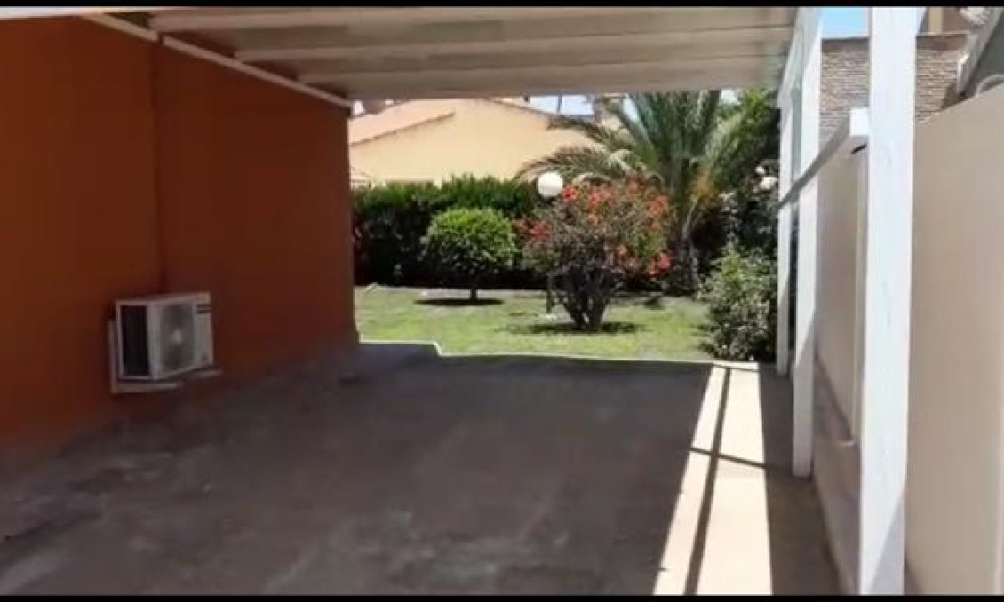 Wiederverkauf - Villa -
Torrevieja - Costa Blanca