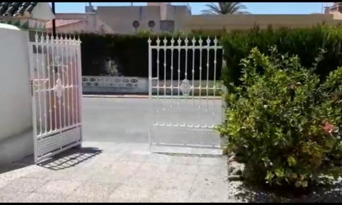 Wiederverkauf - Villa -
Torrevieja - Costa Blanca