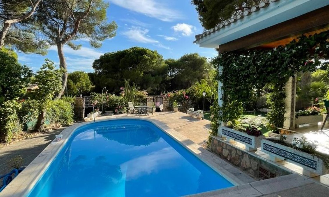 Segunda mano - Villa -
Campoamor - Costa Blanca