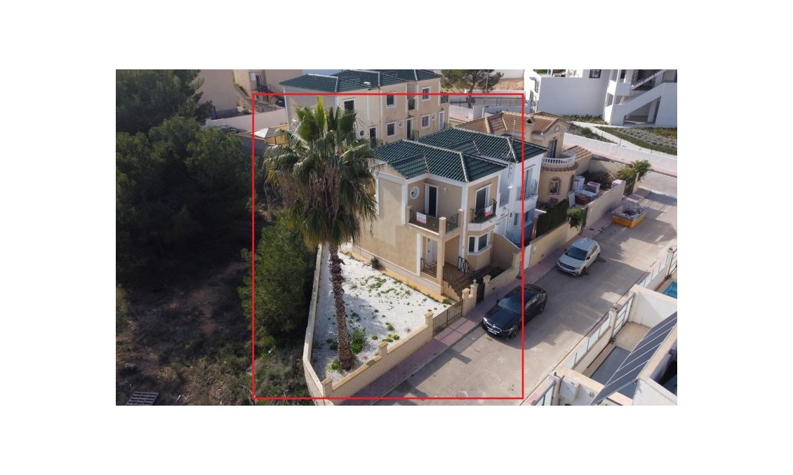 Segunda mano - Villa -
Orihuela - Inland
