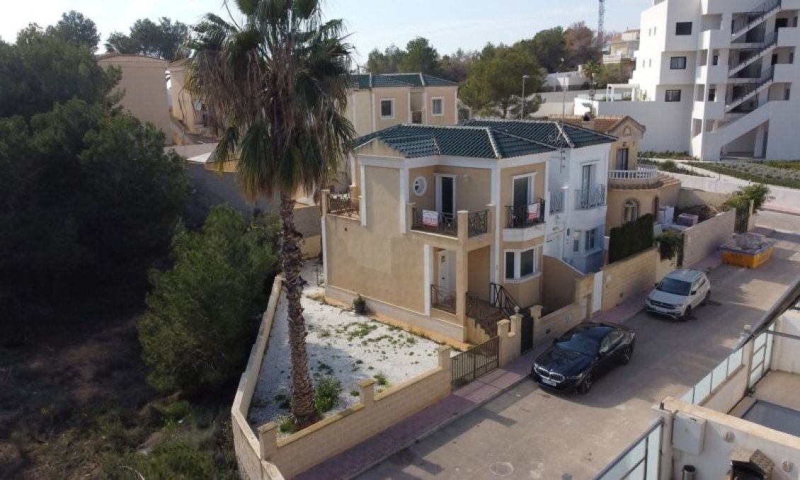 Segunda mano - Villa -
Orihuela - Inland