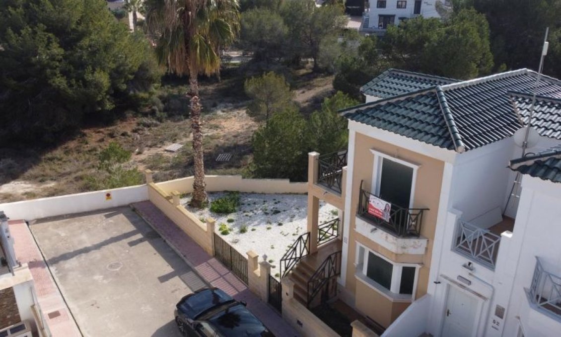 Segunda mano - Villa -
Orihuela - Inland