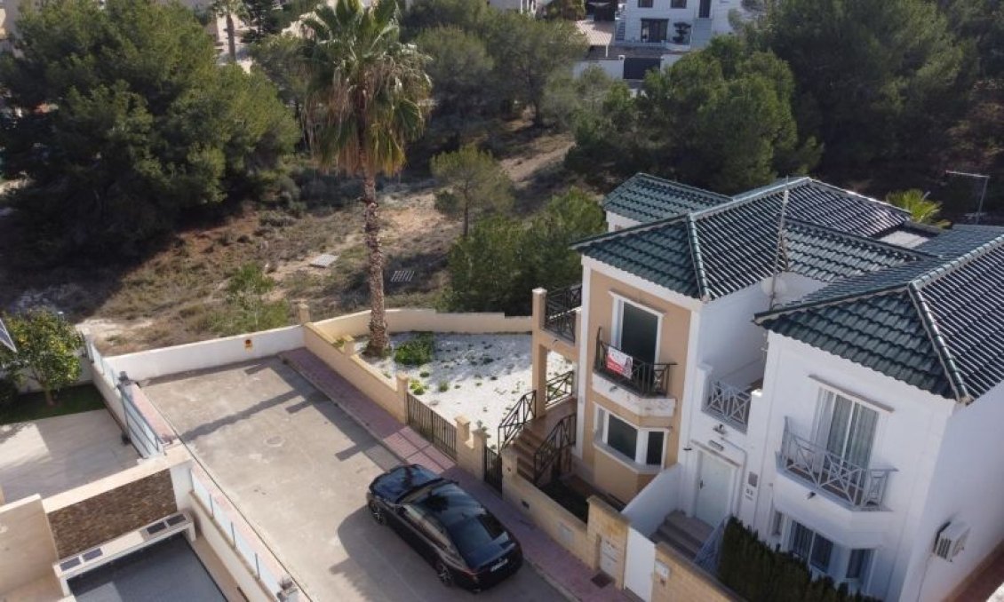 Segunda mano - Villa -
Orihuela - Inland