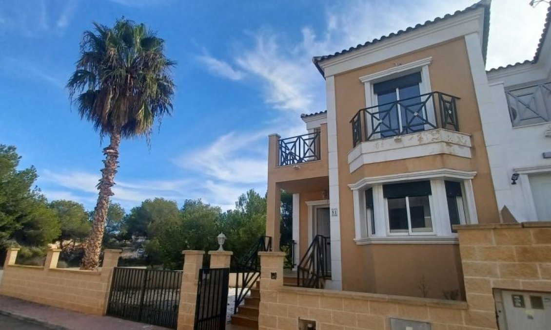 Segunda mano - Villa -
Orihuela - Inland