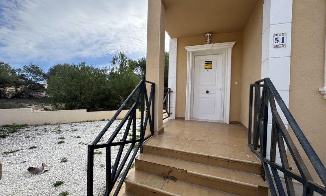 Segunda mano - Villa -
Orihuela - Inland