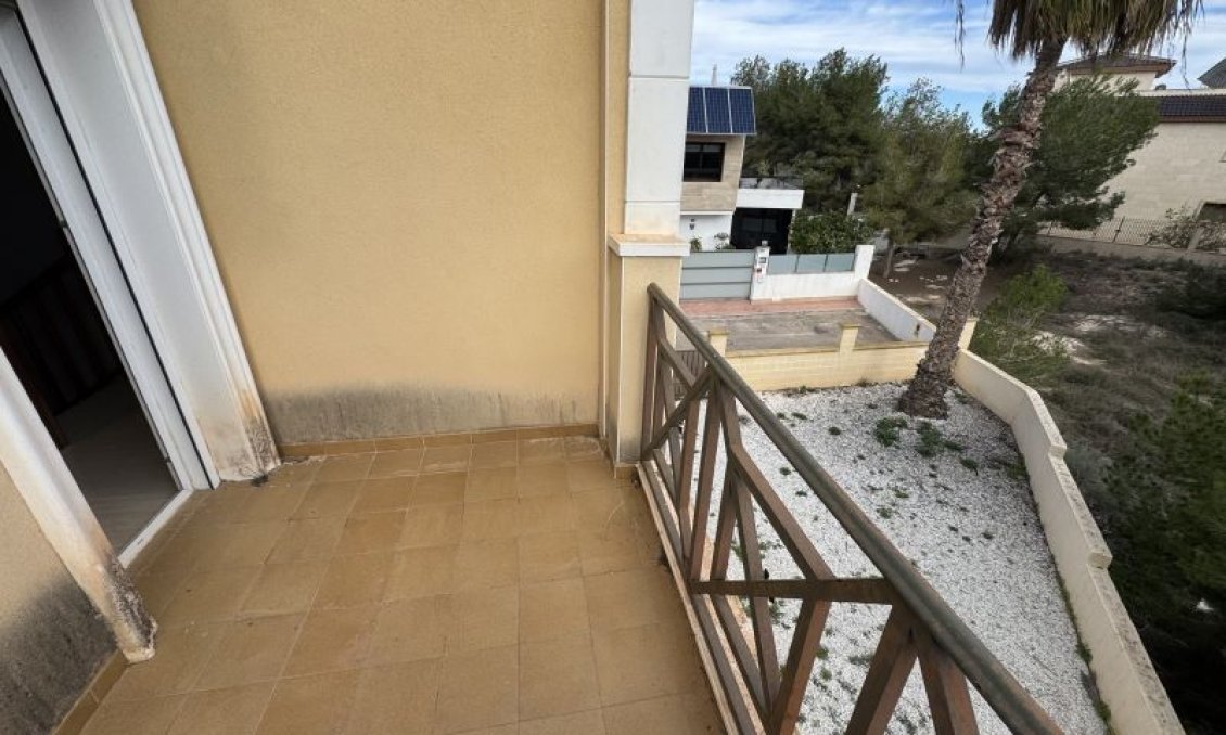 Segunda mano - Villa -
Orihuela - Inland