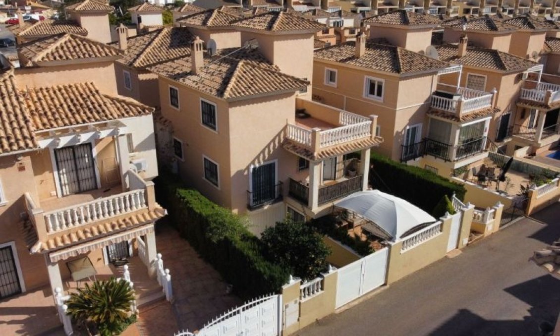 Segunda mano - Villa -
Orihuela Costa - Costa Blanca