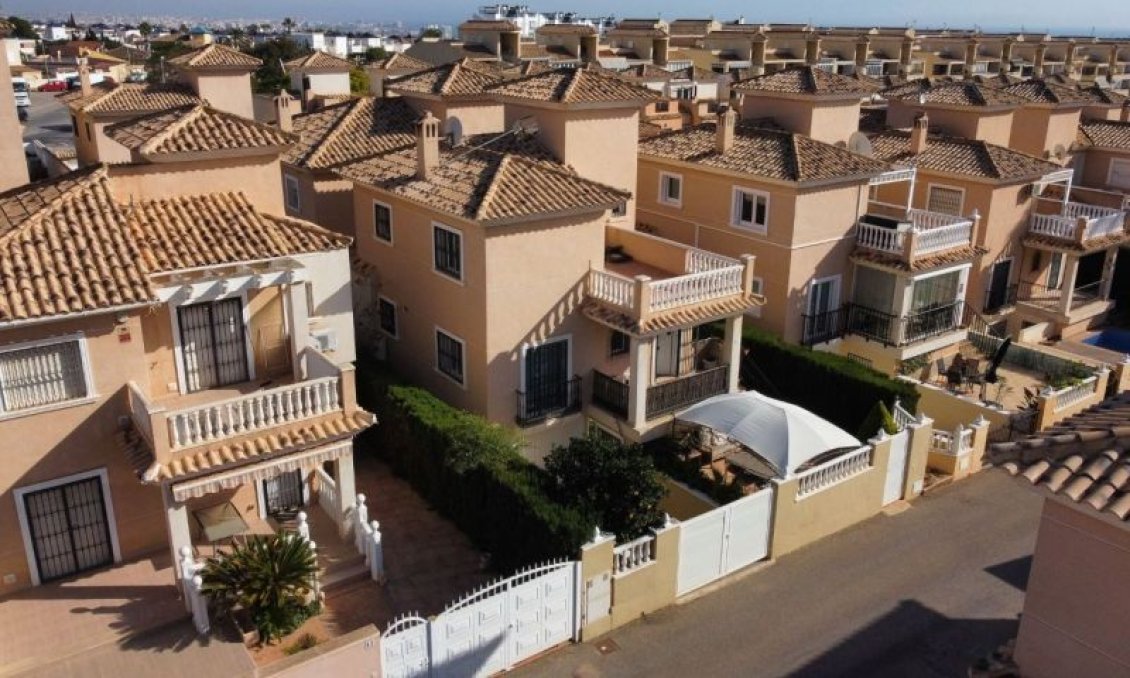 Segunda mano - Villa -
Orihuela Costa - Costa Blanca