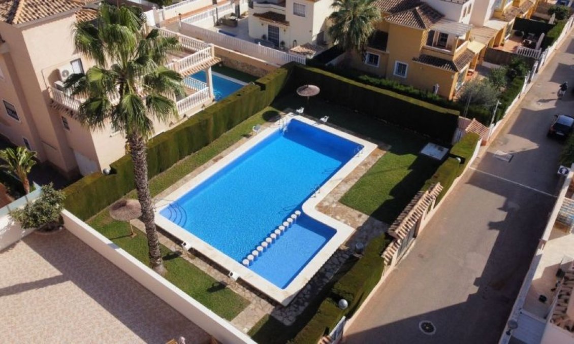 Segunda mano - Villa -
Orihuela Costa - Costa Blanca