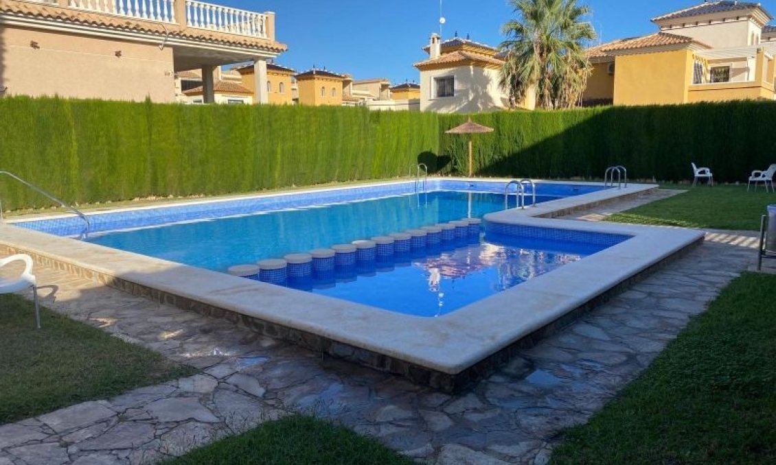 Segunda mano - Villa -
Orihuela Costa - Costa Blanca