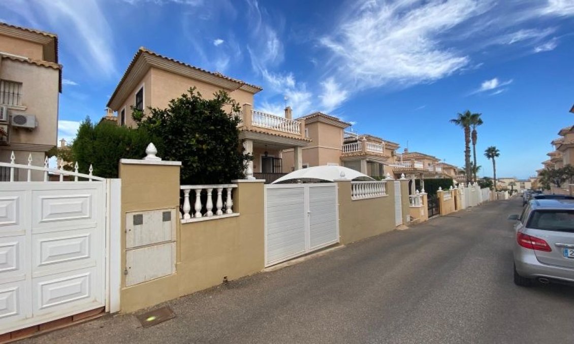 Segunda mano - Villa -
Orihuela Costa - Costa Blanca