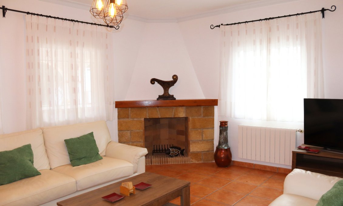Wiederverkauf - Villa -
Orba - Inland