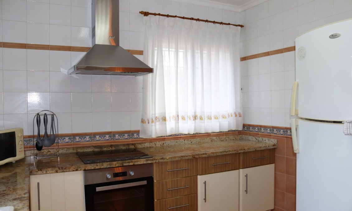 Wiederverkauf - Villa -
Orba - Inland