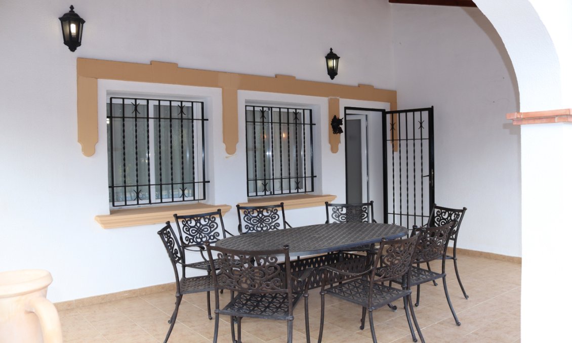 Wiederverkauf - Villa -
Orba - Inland