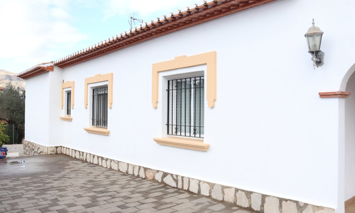 Wiederverkauf - Villa -
Orba - Inland