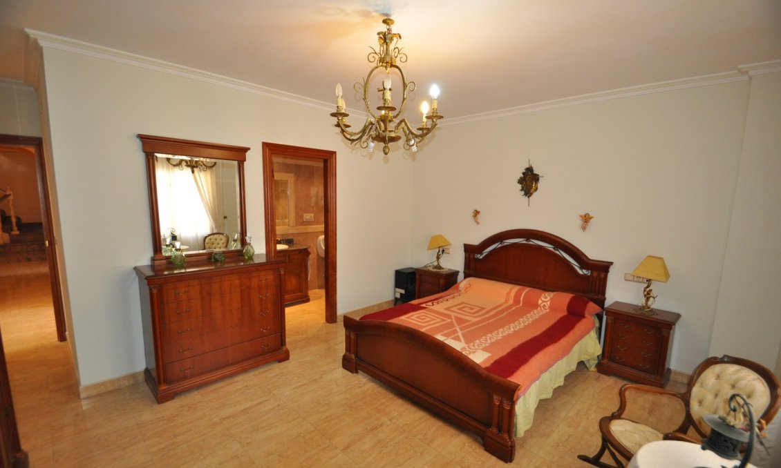 Segunda mano - Town House -
Algueña - Inland
