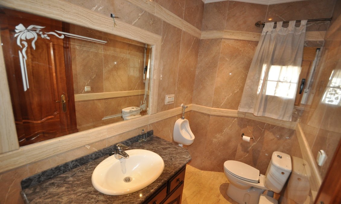 Segunda mano - Town House -
Algueña - Inland