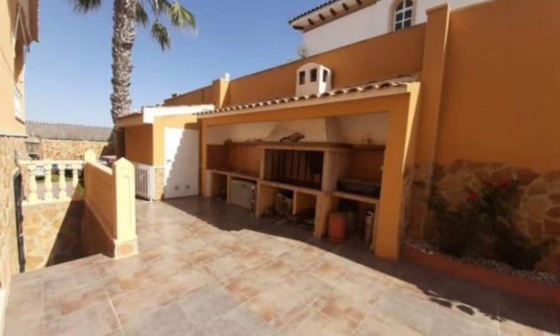Revente - Villa -
Torrevieja - Aguas Nuevas