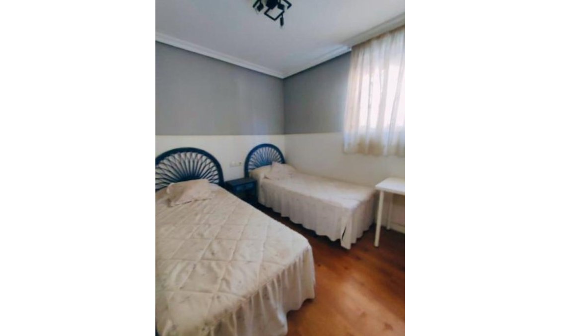Revente - Villa -
Torrevieja - Aguas Nuevas