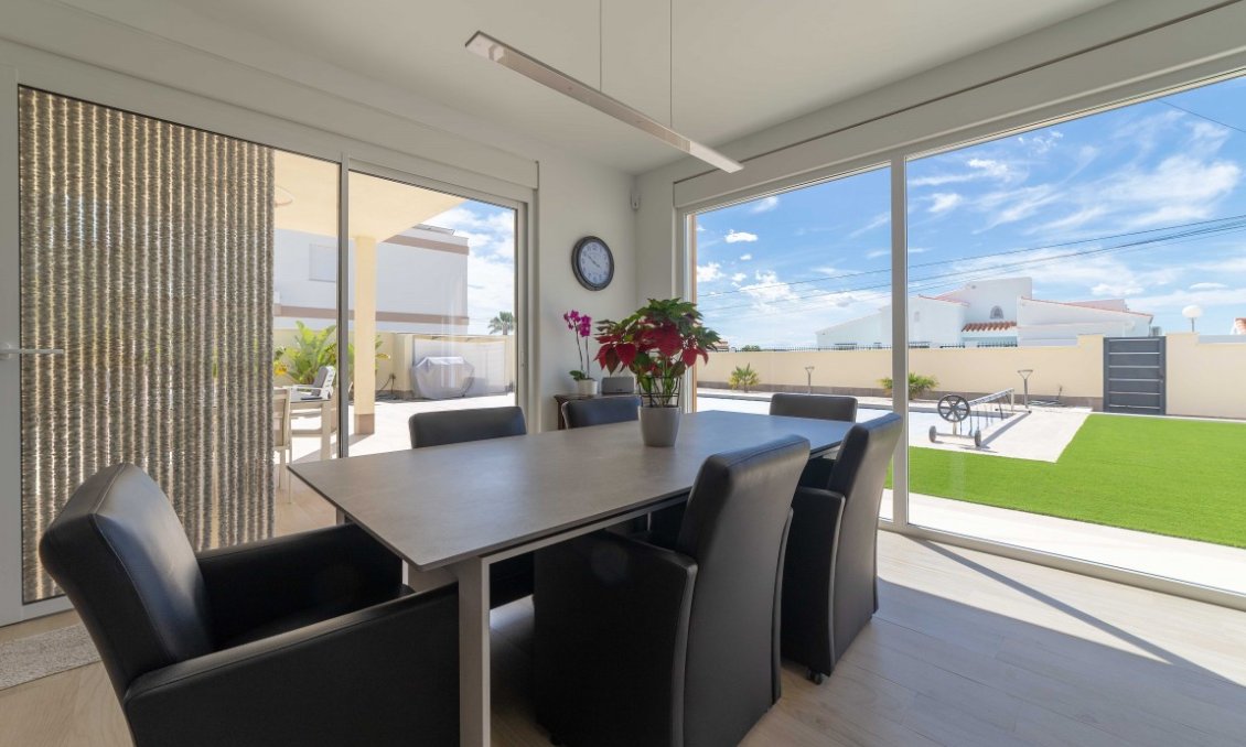 Segunda mano - Villa -
Torrevieja - Costa Blanca