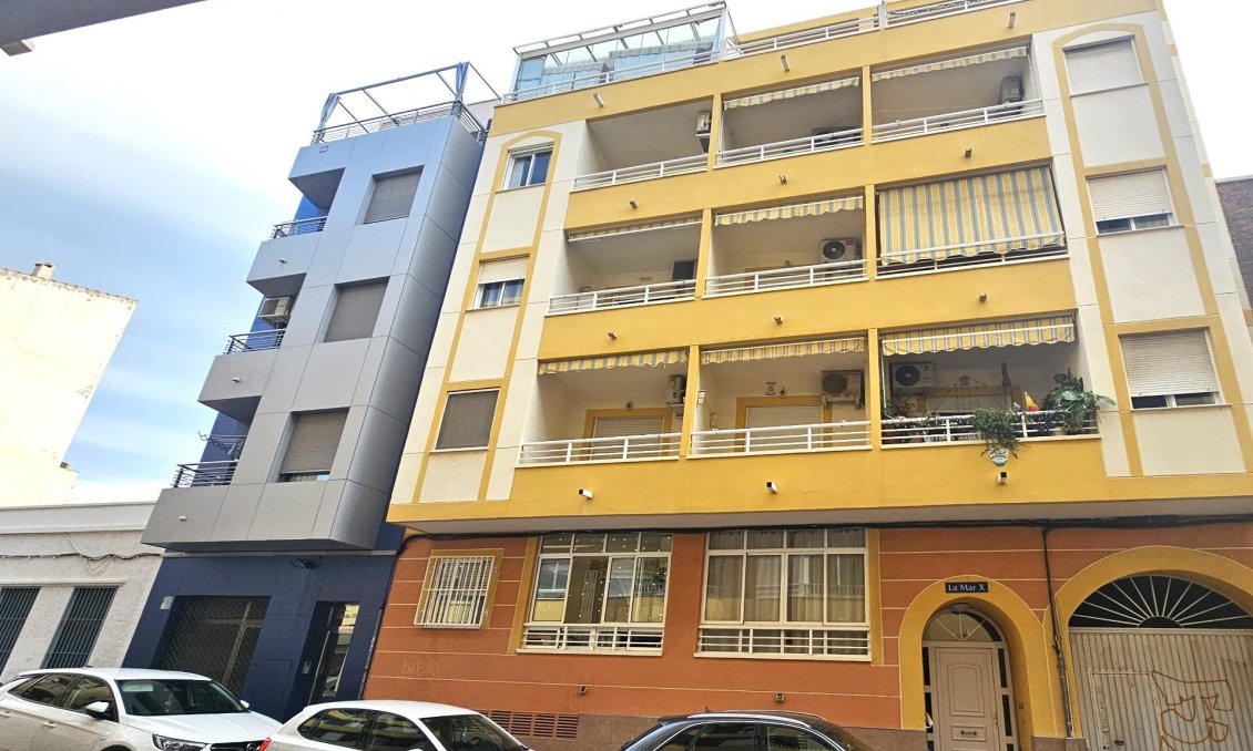 Segunda mano - Apartamento -
Torrevieja - Centro