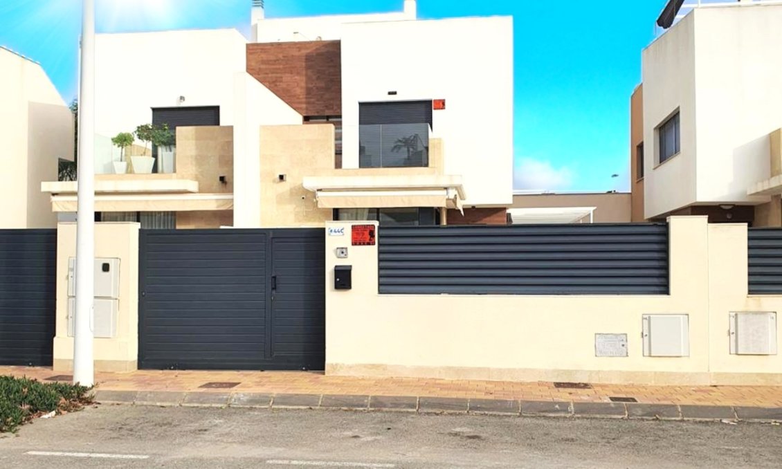 Segunda mano - Villa -
San Pedro del Pinatar - Costa Calida