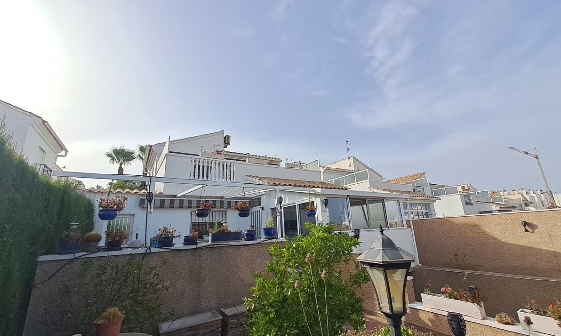 Wiederverkauf - Villa -
Punta Prima - Costa Blanca