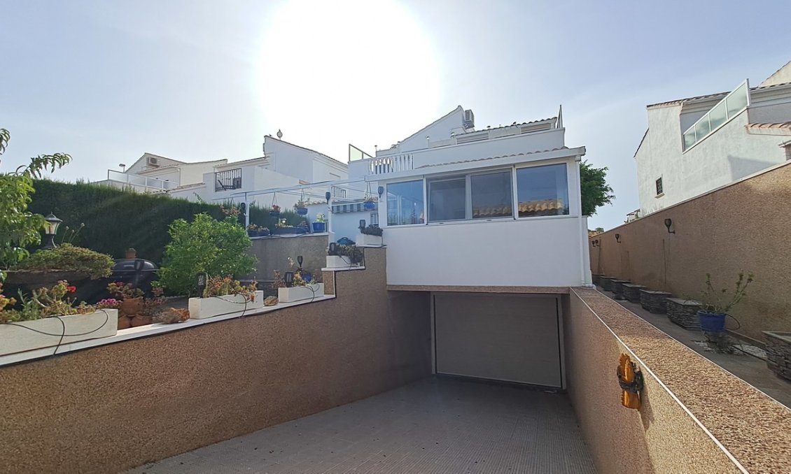 Wiederverkauf - Villa -
Punta Prima - Costa Blanca