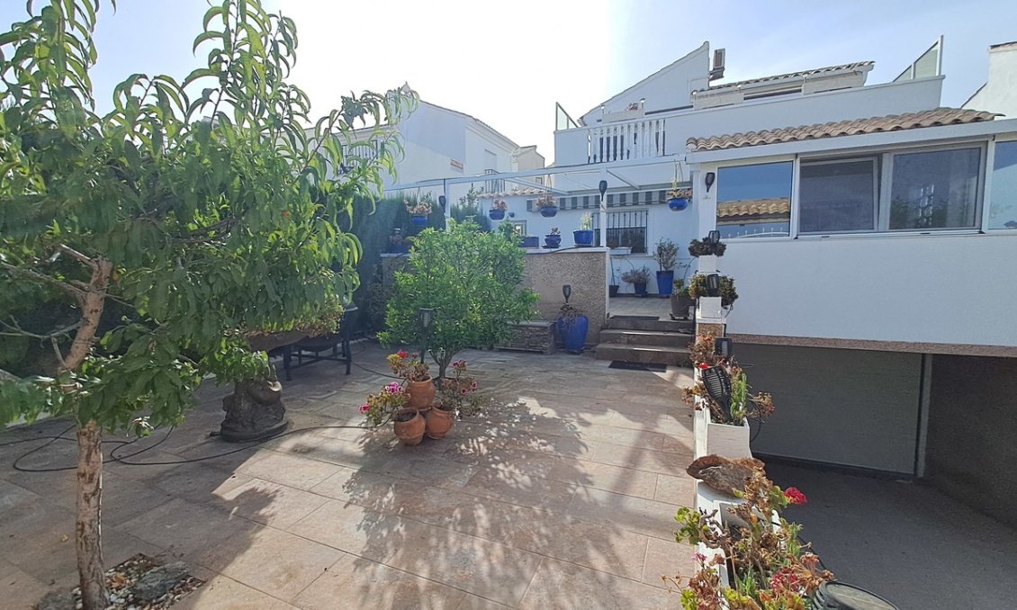 Wiederverkauf - Villa -
Punta Prima - Costa Blanca