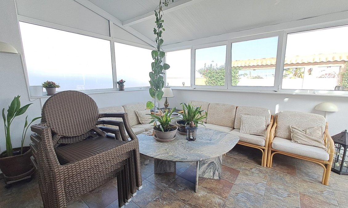 Wiederverkauf - Villa -
Punta Prima - Costa Blanca