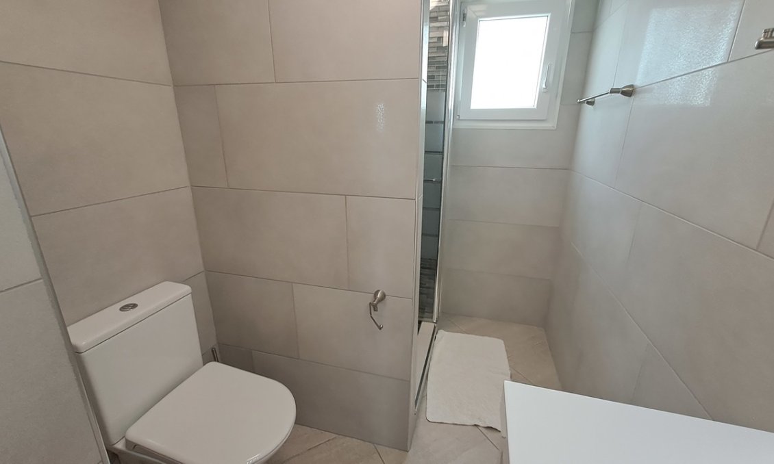 Wiederverkauf - Villa -
Punta Prima - Costa Blanca