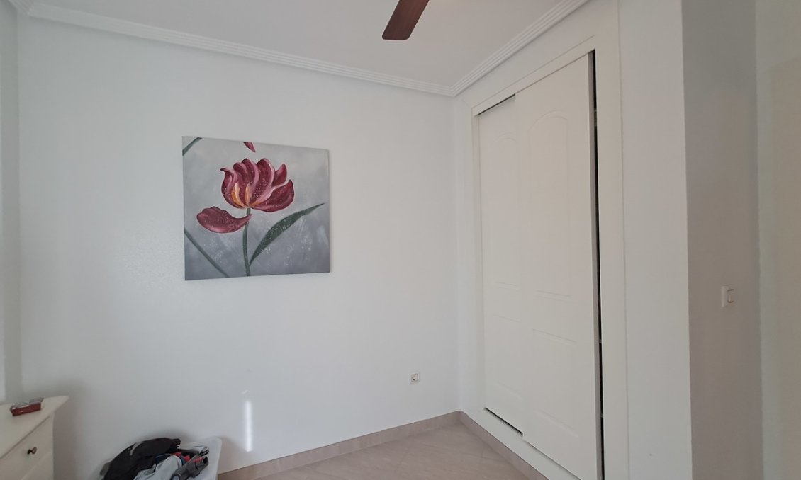 Wiederverkauf - Villa -
Punta Prima - Costa Blanca