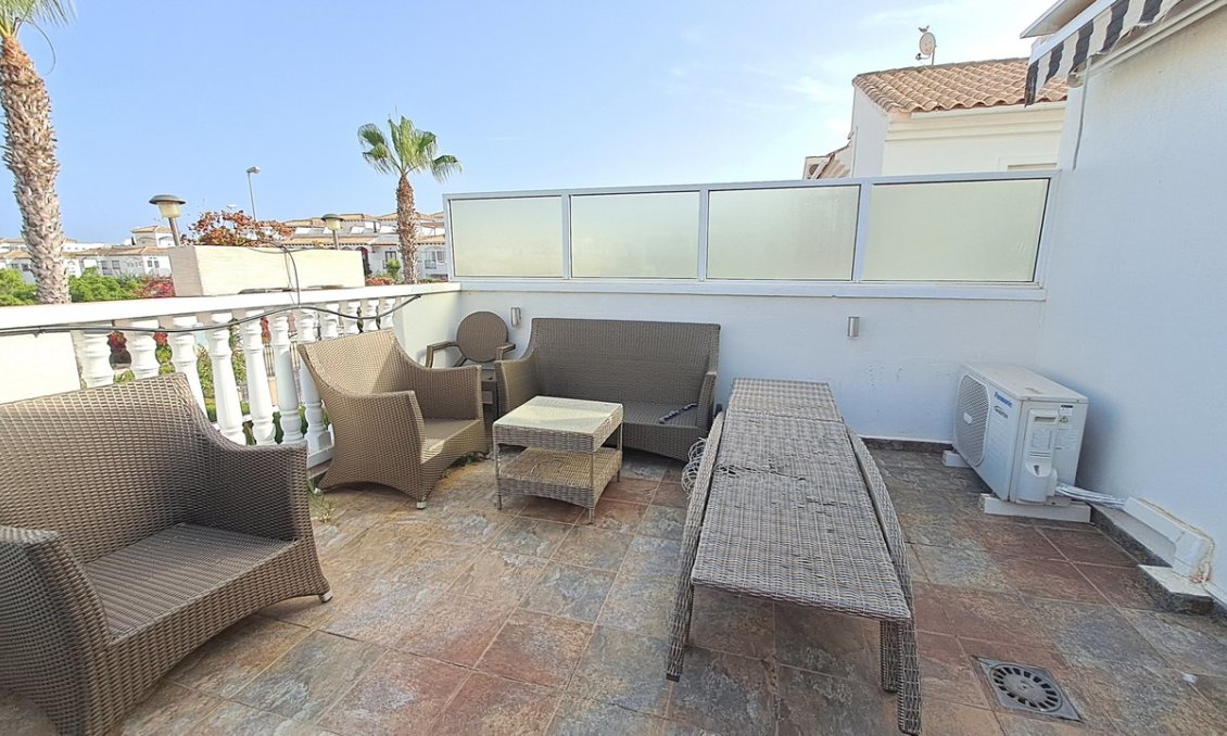 Wiederverkauf - Villa -
Punta Prima - Costa Blanca
