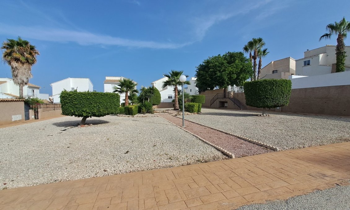 Wiederverkauf - Villa -
Punta Prima - Costa Blanca