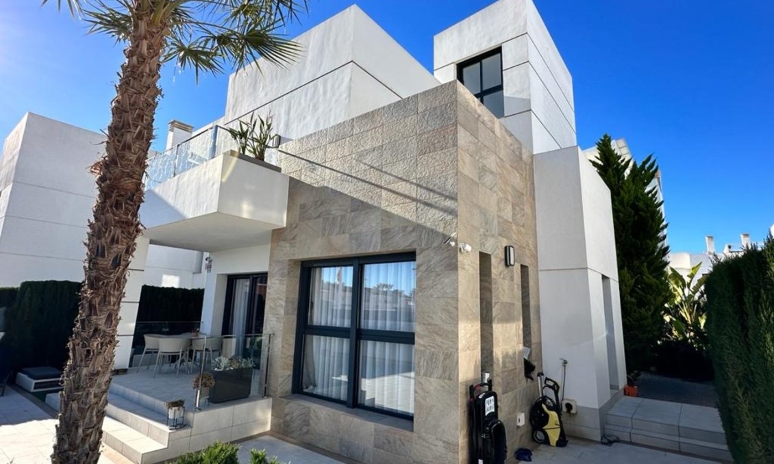Segunda mano - Villa -
Ciudad Quesada - Costa Blanca
