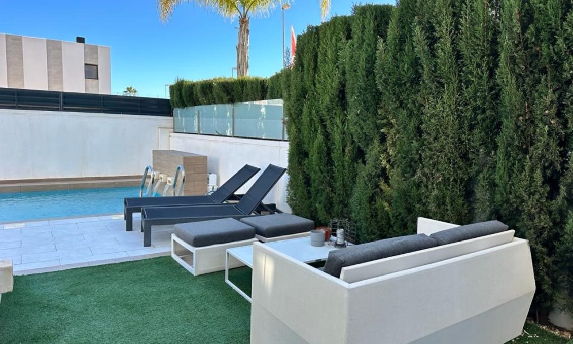 Segunda mano - Villa -
Ciudad Quesada - Costa Blanca