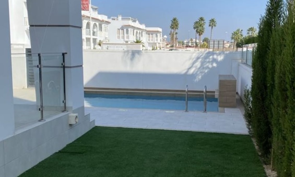 Segunda mano - Villa -
Ciudad Quesada - Costa Blanca