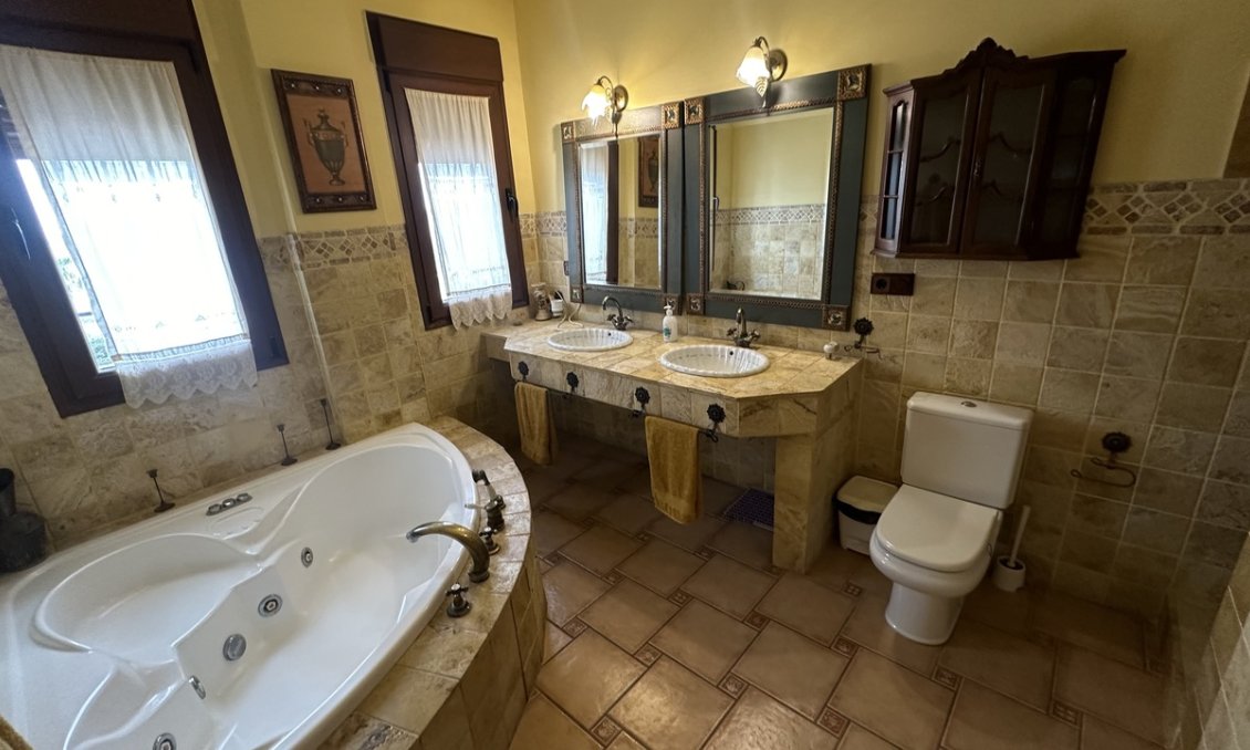 Segunda mano - Villa -
San Miguel de Salinas - Inland