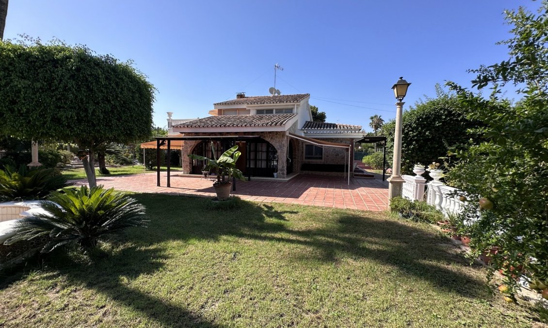 Segunda mano - Villa -
Elche - Costa Blanca