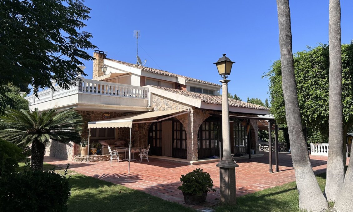 Segunda mano - Villa -
Elche - Costa Blanca