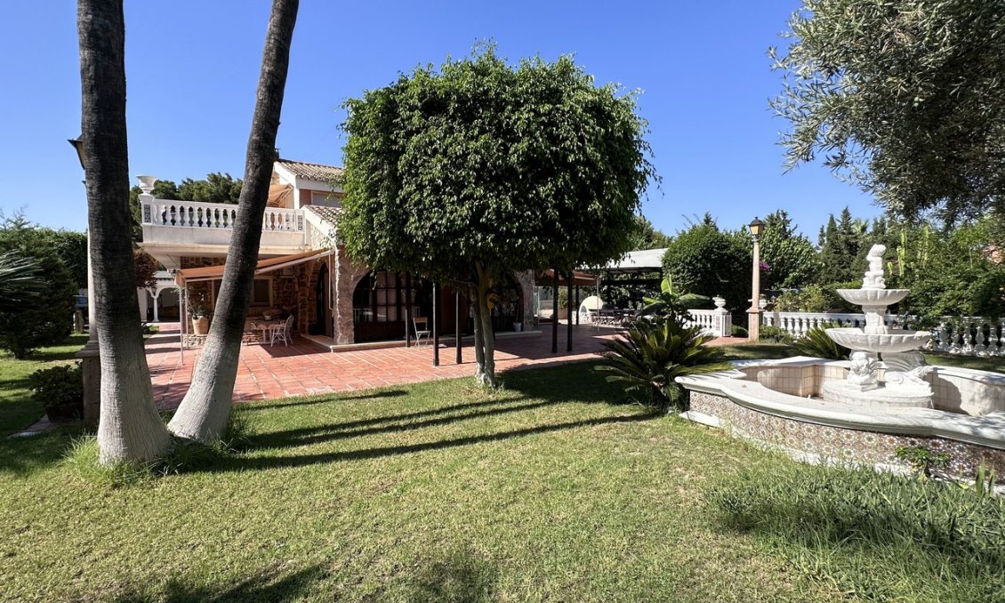 Segunda mano - Villa -
Elche - Costa Blanca