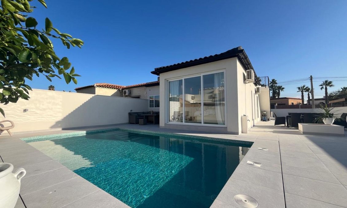 Segunda mano - Villa -
La Siesta - Costa Blanca