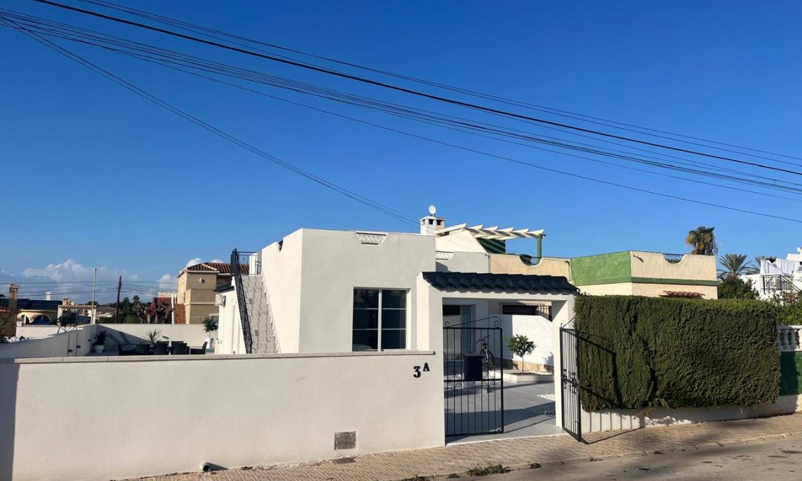 Segunda mano - Villa -
La Siesta - Costa Blanca