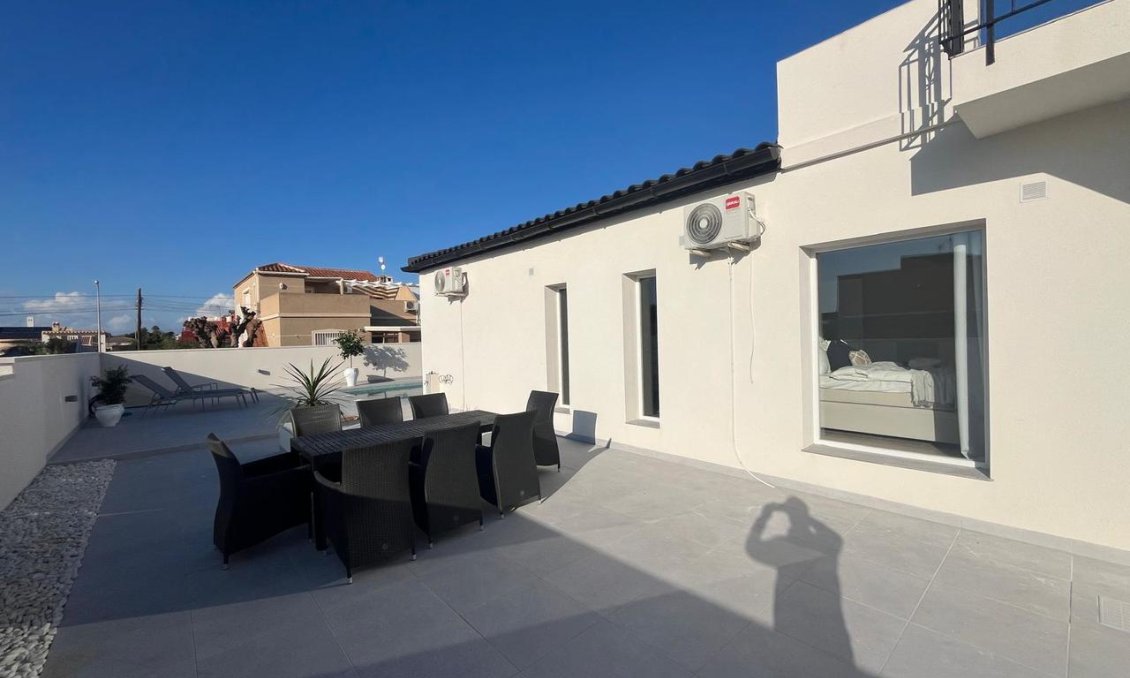 Segunda mano - Villa -
La Siesta - Costa Blanca