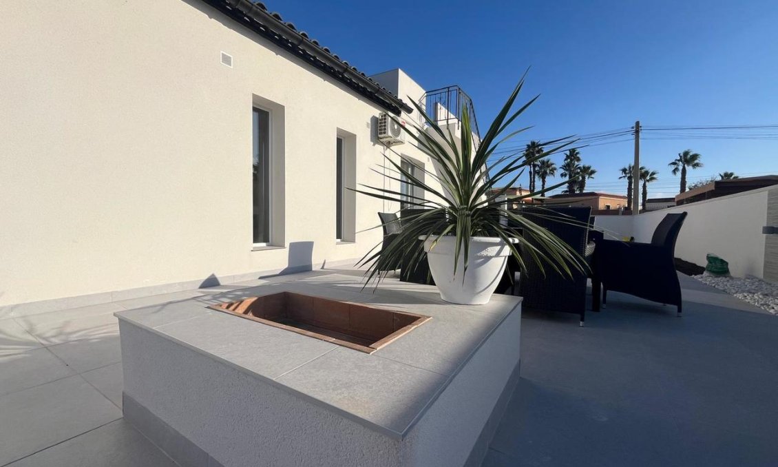 Segunda mano - Villa -
La Siesta - Costa Blanca