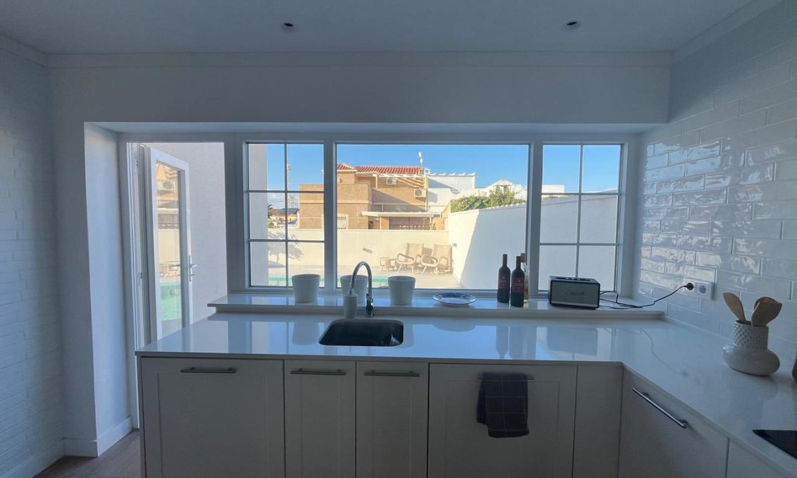 Segunda mano - Villa -
La Siesta - Costa Blanca