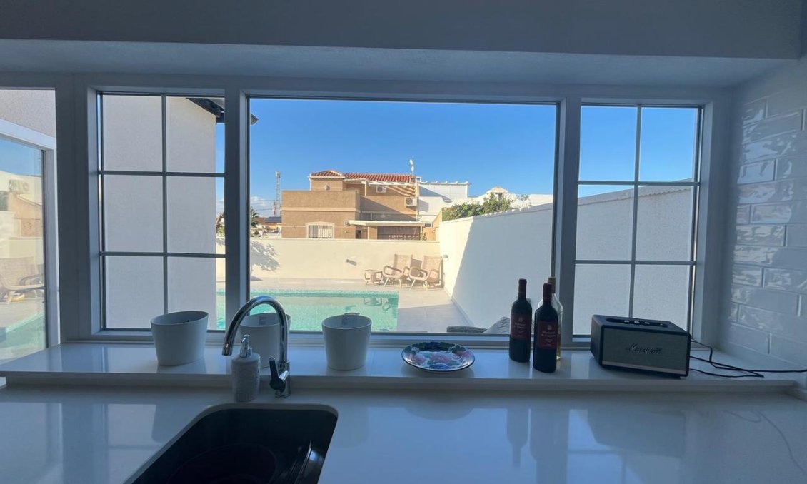 Segunda mano - Villa -
La Siesta - Costa Blanca