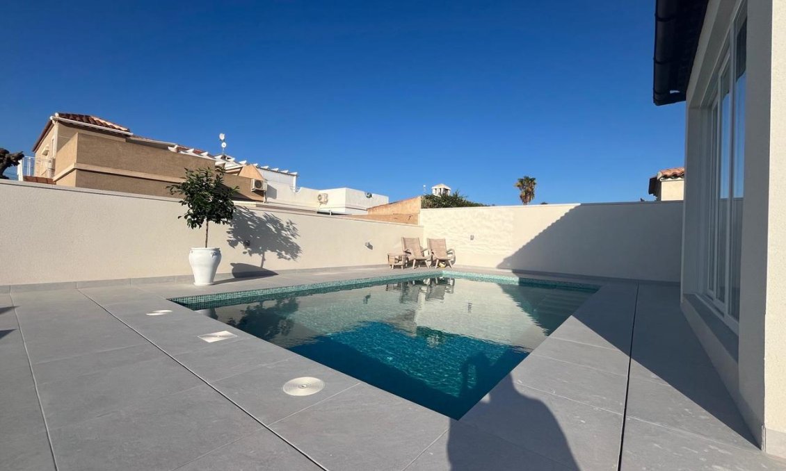 Segunda mano - Villa -
La Siesta - Costa Blanca