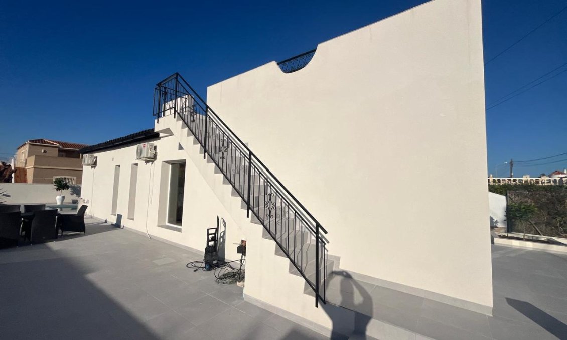 Segunda mano - Villa -
La Siesta - Costa Blanca
