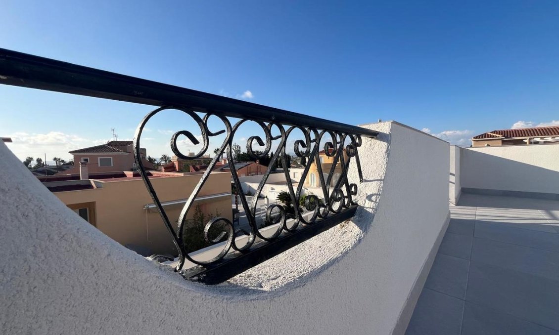 Segunda mano - Villa -
La Siesta - Costa Blanca